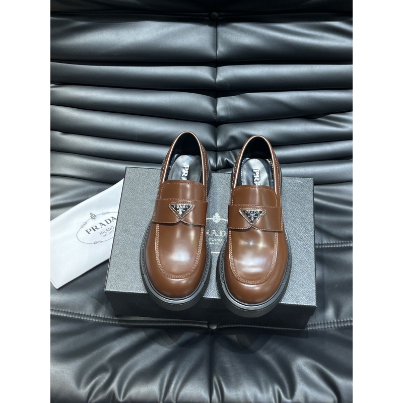 Pra*a leather shoes